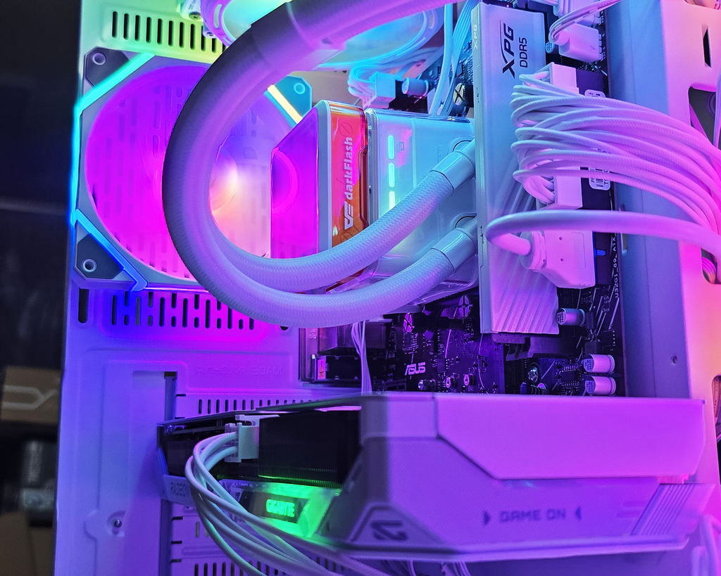 FROST NOVA Pc Gamer Ryzen 5